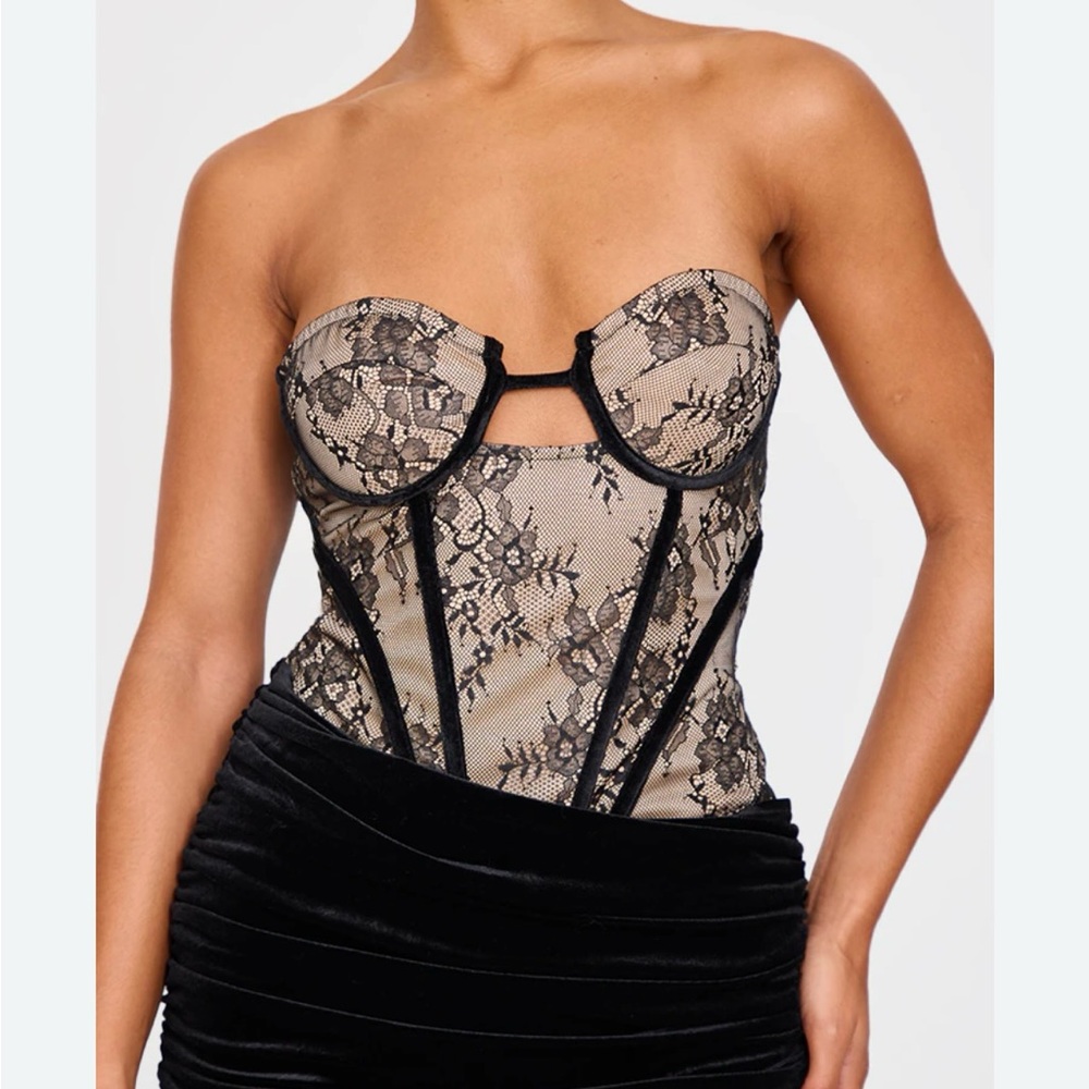 PrettyLittleThing Black and Cream Lace Bustier